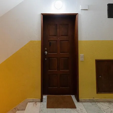 Luminous 2bdr Flat W/balcony By Lovelystay *