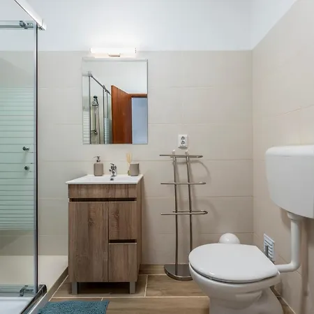Luminous 2bdr Flat W/balcony By Lovelystay * Albufeira