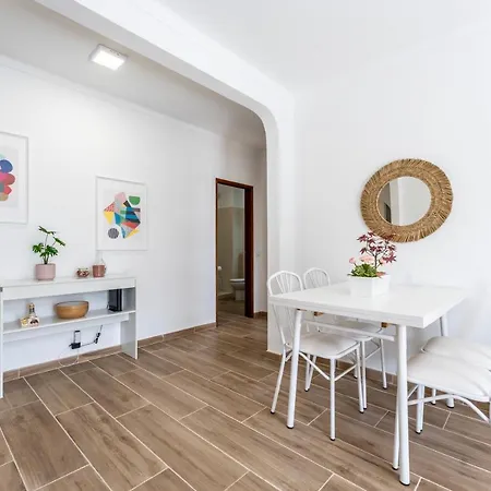 شقة Luminous 2bdr Flat W/balcony By Lovelystay